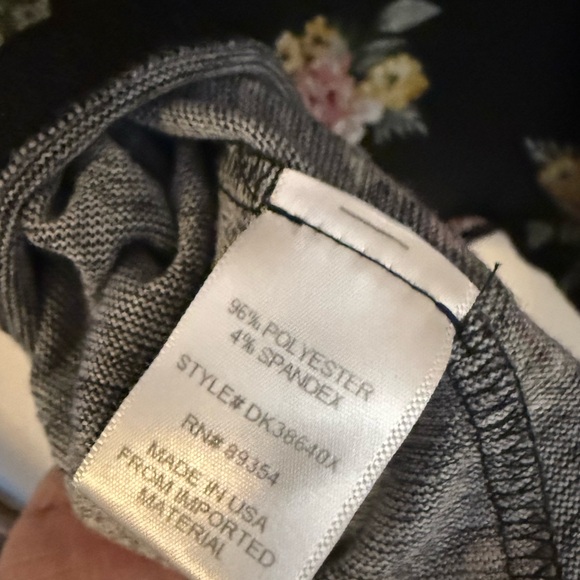 🧡15 for $20🧡 No Comment Black Floral Long sleeve|hooded lightweight sweater - Picture 5 of 6